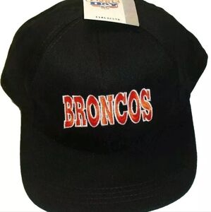 Denver Broncos all black vintage 90s snapback hat
